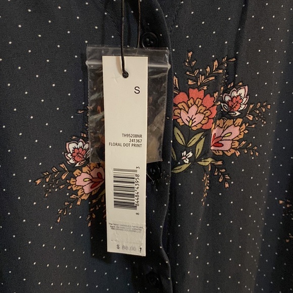 Tahari Feminine Button Front Long Sleeve Blouse (NWT) Size Small - Picture 6 of 8